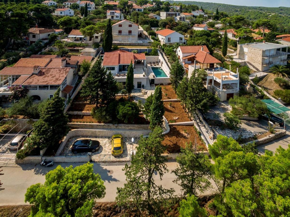 Luxury Villa Dream And Live With Pool By The Beach Splitska Exterior photo