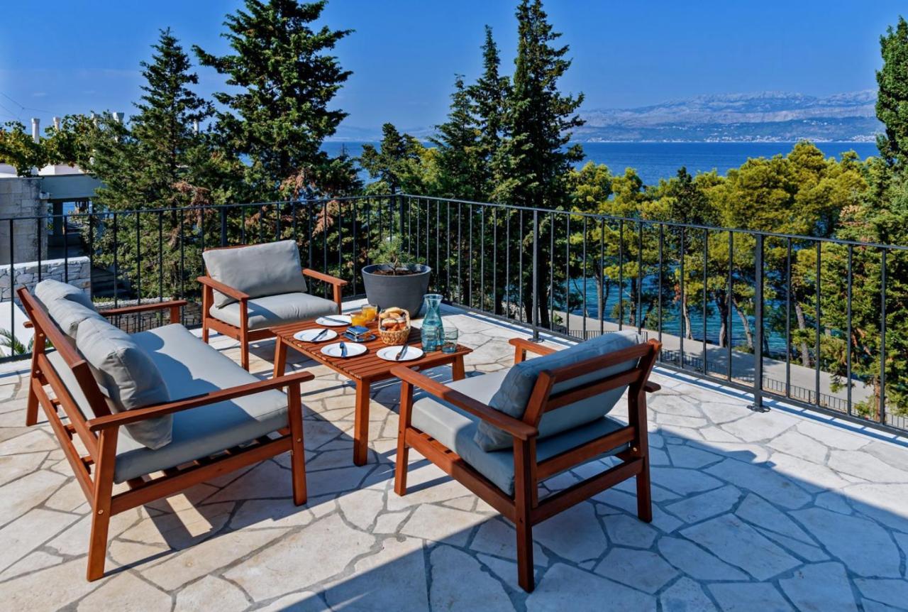 Luxury Villa Dream And Live With Pool By The Beach Splitska Exterior photo